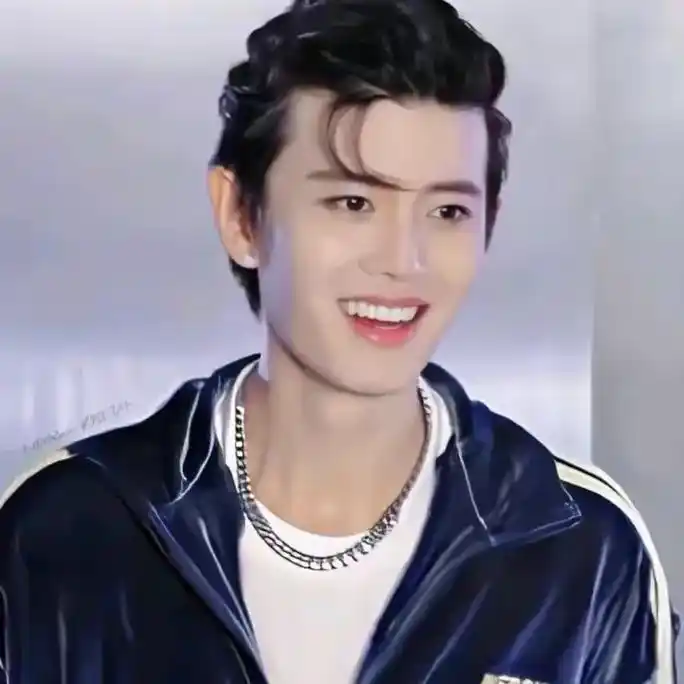 任嘉伦allen #闪闪发光的你 选了几张特别喜欢的图片 - 抖音