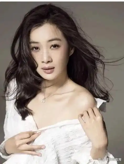 这位东北姑娘从小就对梦想充满执着,展现出与众不同的勇敢追求.