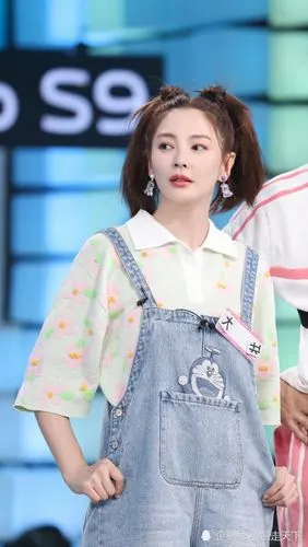 张雨绮快本牛仔吊带裤写真