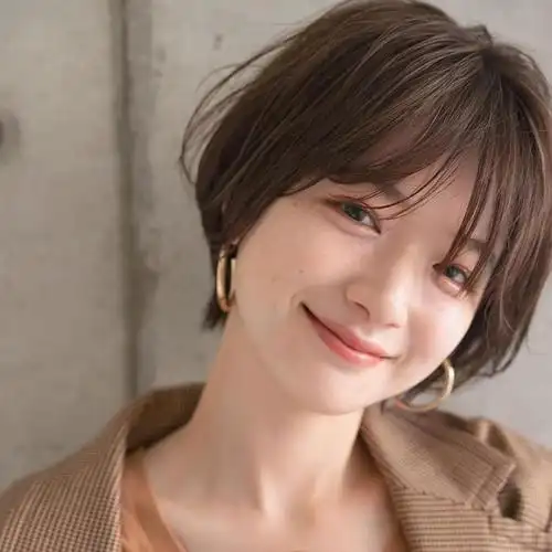 2020最火微信初恋般女生短发头像