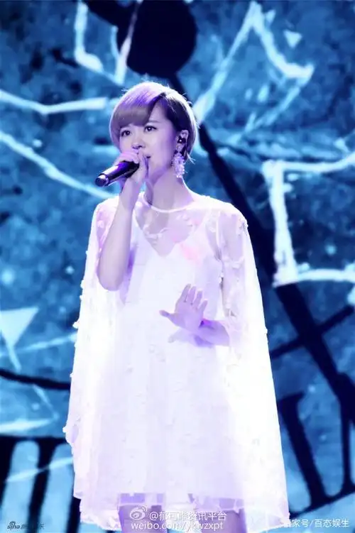 曾两度参加超级女声,郁可唯开启姐姐模仿秀,戏腔压轴你爱了吗