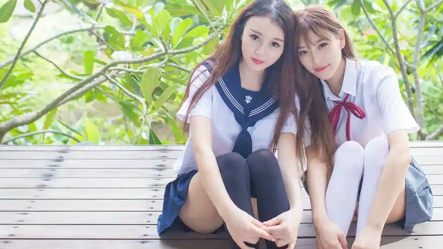 清纯姐妹花水手服写真