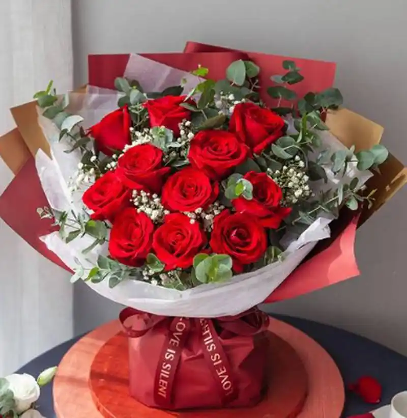 情人节玫瑰花送几朵(情人节送玫瑰花送几朵)