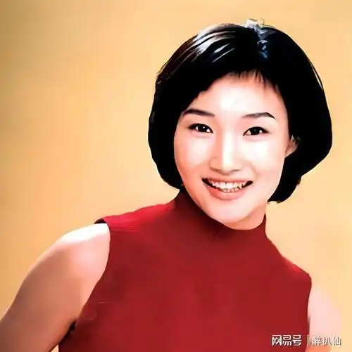 央视主播李梓萌成名背后尽是辛酸婚姻大事让亲友发愁