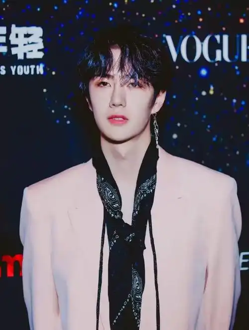 王一博##王一博的考古日常##王一博巴黎时装周