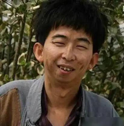 最丑影帝巨兴茂从演员到导演的辛酸之路隐藏十年的娇妻被曝光