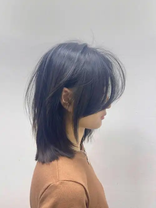 披肩发层次感短发 春夏款减龄有活力#绵阳美发  绵阳剪头发那里好#中