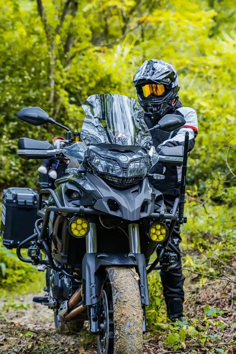 骑摩托不就是为了自由与帅吗?#金鹏502 #机车摄影 - 抖音