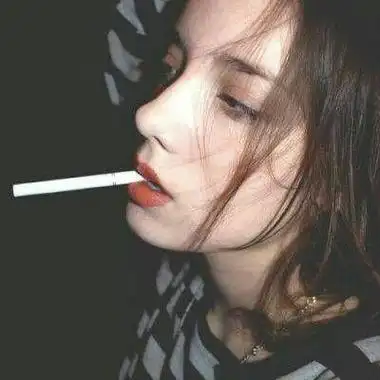 个性头像女生气质高冷抽烟2021最新越长大挽留的话越难说出口