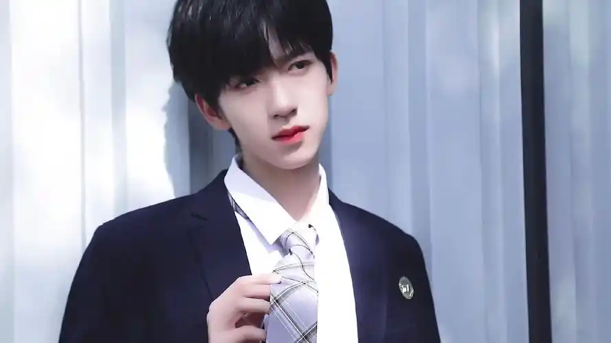 有没有贺峻霖的神图? - 知乎