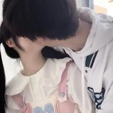 2021情侣头像接吻 情侣头像图片大全 -【爱个性】