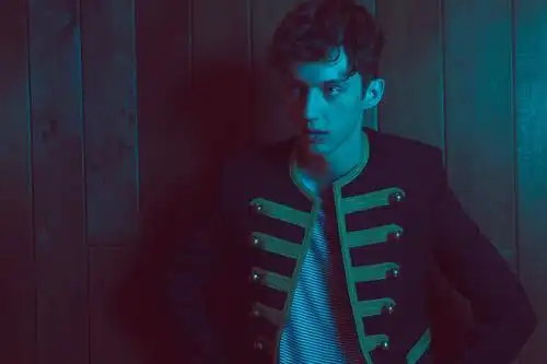 手机壁纸 空间壁纸 锁屏壁纸 小清新图片 男生头像 聊天壁纸. troye.