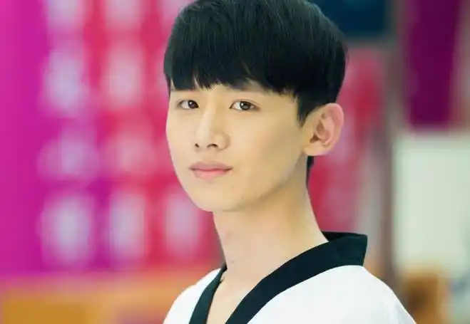 闹大了春山学风波升级业内下场倒油白敬亭真要凉了吗