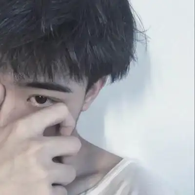 半边脸图片男生头像