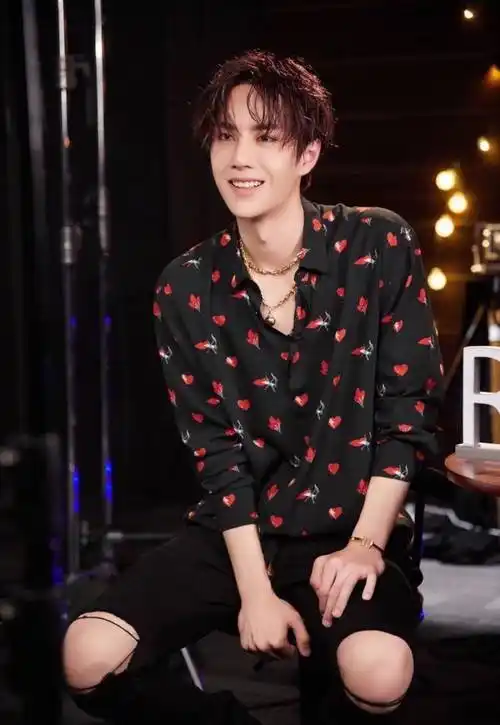 明星灯牌热力值:千玺蔡徐坤不意外,朱一龙亮眼,刘雨昕呼声高_易烊