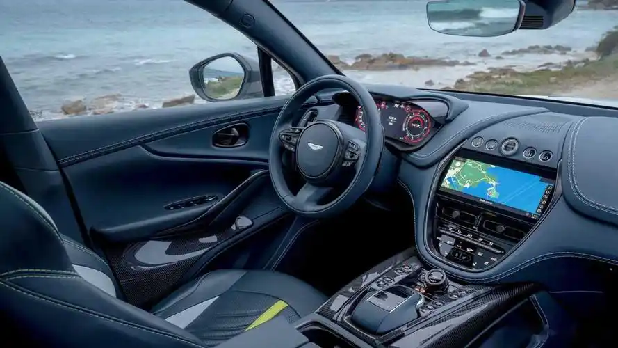 近日,阿斯顿·马丁董事长在接受媒体采访时证实,改款dbx将对内饰设计