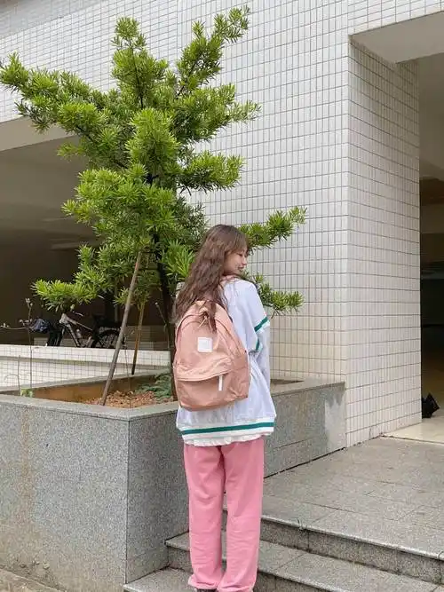 女生拍照站姿姿势,简单好拍又易学,拍照可爱又搞怪_镜头_全身_自然