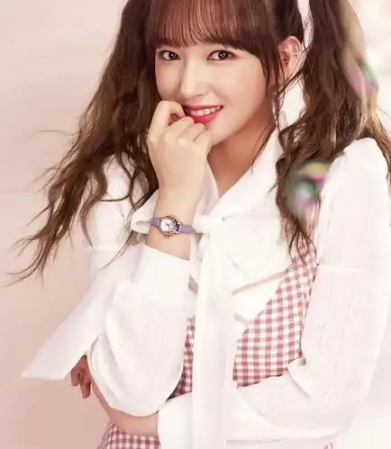 程潇大眼动人,双马尾造型超萌,唯一致命点是"发际线"