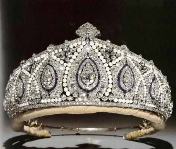 英国皇室百年绝世王冠精选,每一顶都价值连城!