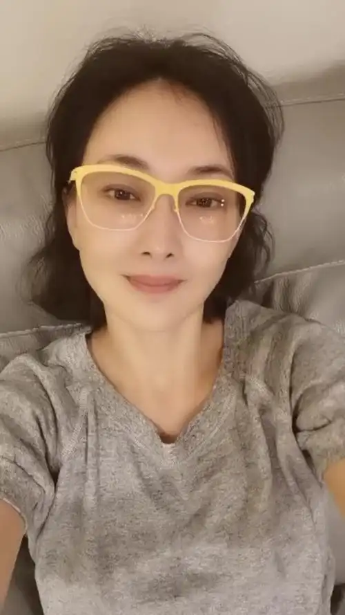 44岁牛莉近照曝光