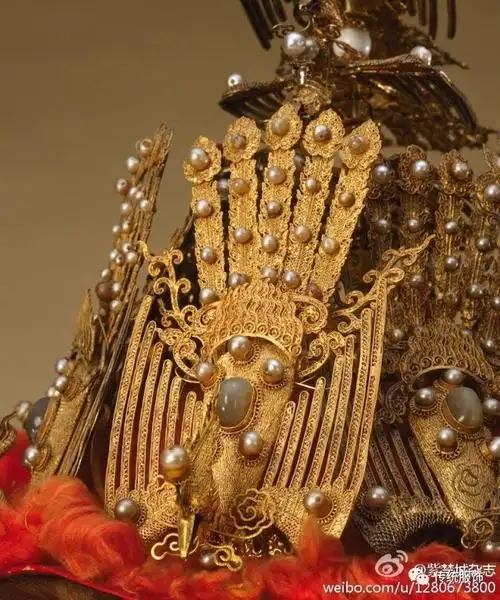 清代后妃的朝冠
