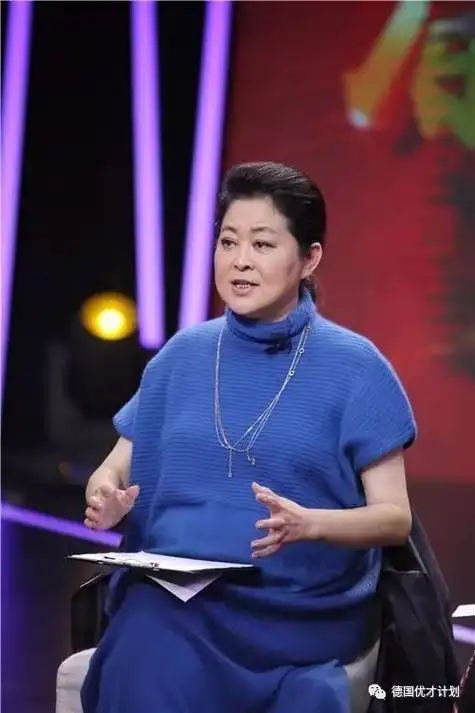 人生缘何不快乐,只因未听倪萍歌