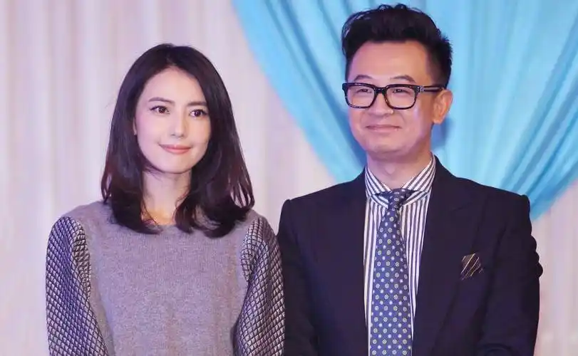 炒得沸沸扬扬,赵又廷最为大家所熟知的女友便是现任妻子,国民女神