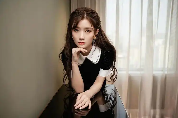 甜嗓辣妈陈意涵estelle:6大秘籍解锁"又瘦又有料"的冻龄密码