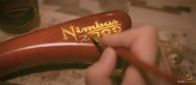 童年回忆!《哈利波特》经典飞天扫帚"光轮2000"全球限量1万把