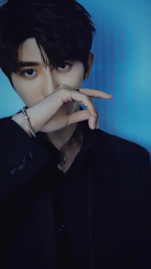 蔡徐坤高冷帅气写真手机壁纸