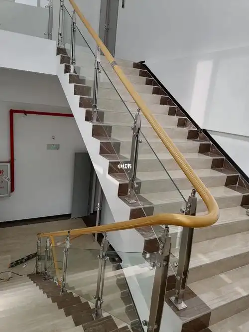 护栏玻璃容易碎裂不稳定怎么办?(图文)