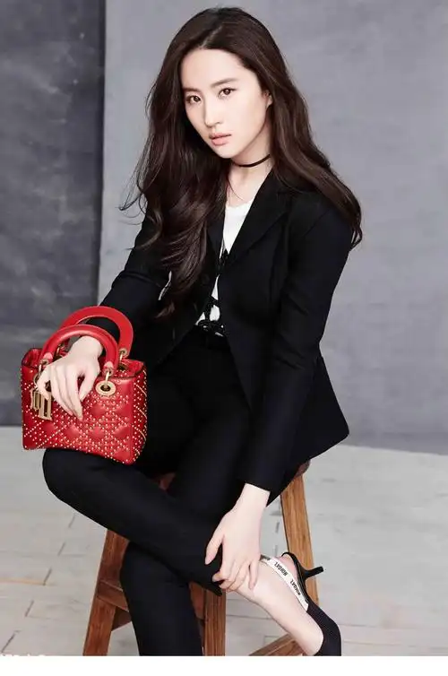 同款外套刘亦菲