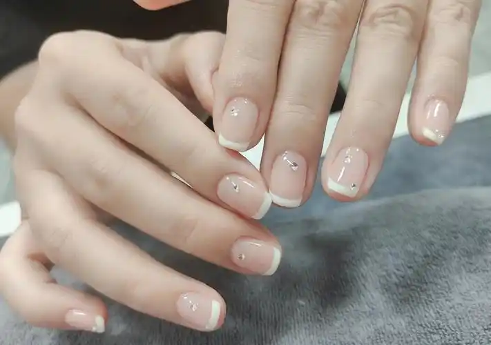 法式优雅大方法式美甲