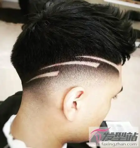 男生三道杠刻痕发型个性酷炫回头率超高