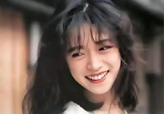 日本元朝歌姬,中森明菜宣布复出!57岁近照曝光,笑容灿烂气色佳