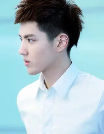 男生栗子头发型 彰显潮男味