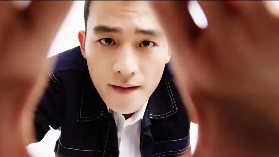 【碧欧泉】碧欧泉x欧豪| 8种姿态,开启精英男士2018!