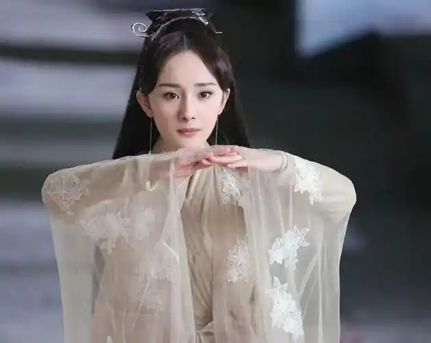 杨幂从童星到一线女星的演艺之路