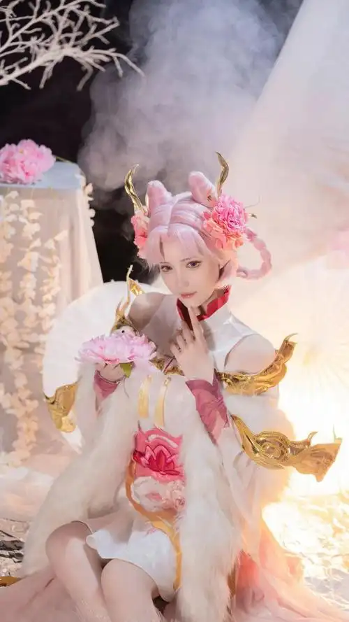 cosplay丨王者荣耀嫦娥拒霜思此刻她犹如一朵盛开的牡丹
