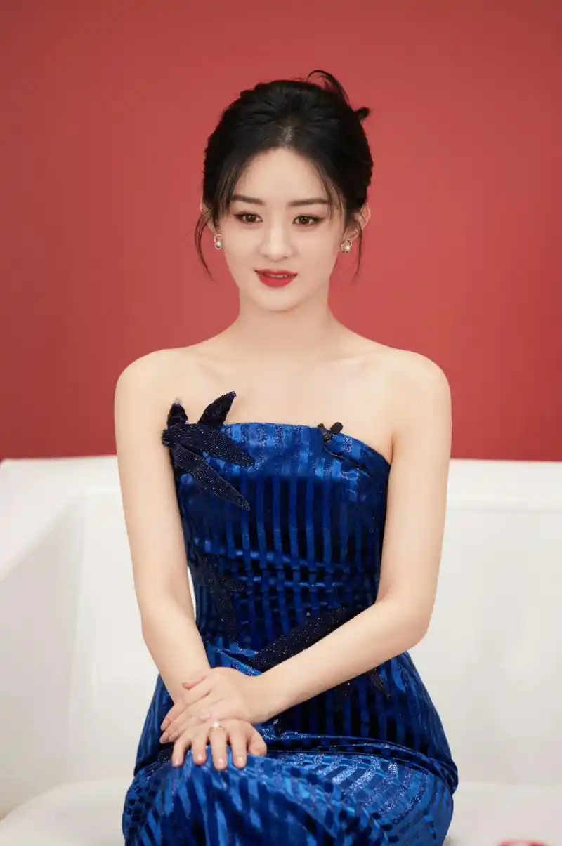 赵丽颖神仙颜值穿什么都好看又美又飒,果然气质非凡引领潮流我是独具