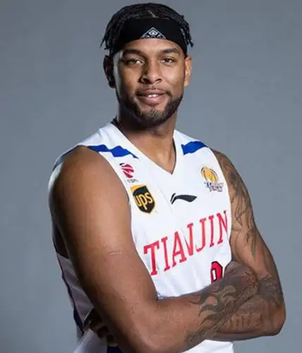 辽宁签约大外杰里米-泰勒,他什么水平,到时辽宁内线如何调整?