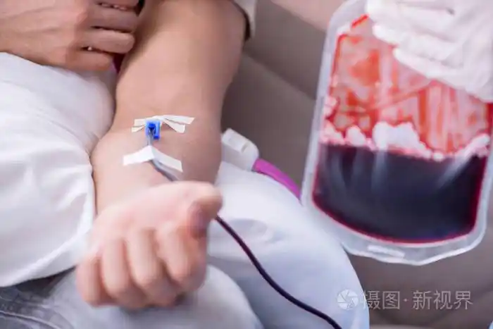 医院门诊输血病人照片-正版商用图片06y5fl-摄图新视界