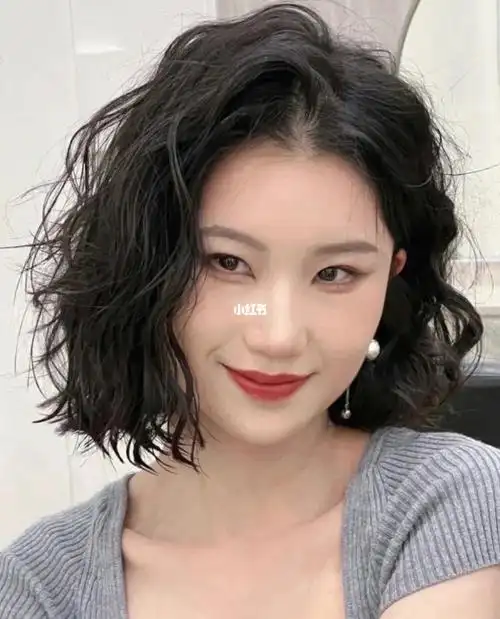短发烫发发尾千万不要烫成卷