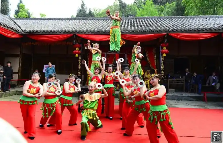 四川省平昌县原汁原味的民俗文化翻山铰子