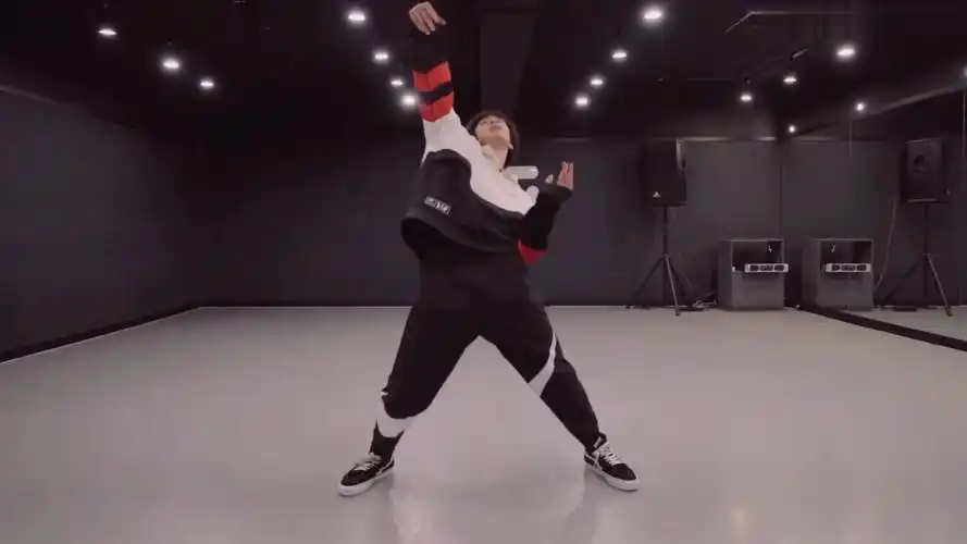 小包子有在认真长大哦,(刘耀文舞蹈合集)