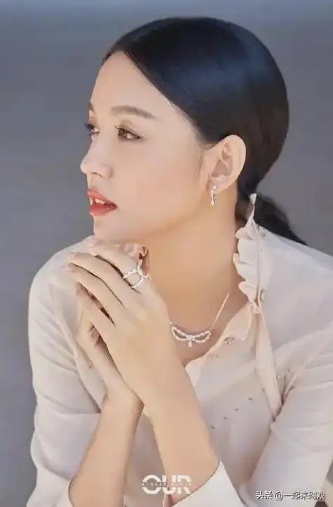 张梓琳身姿火辣,性感尤物的完美代表