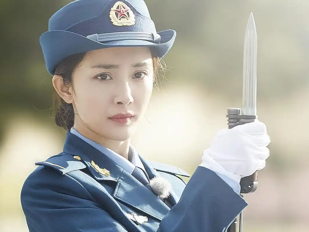 穿军装最美的5位女星,孙俪朴素,杨幂英气,最后一位让人惊艳