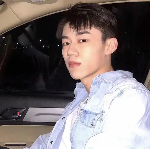 这个男生是网图吗