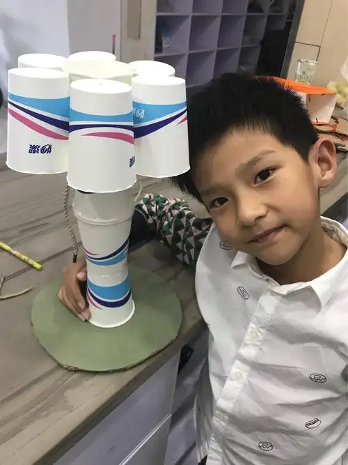 一次性杯子制作小台灯