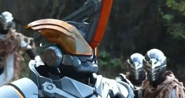 假面骑士圣刃剧场版预告详解不死鸟仁叔大战圣刃六人牛郎团_形态_腰带